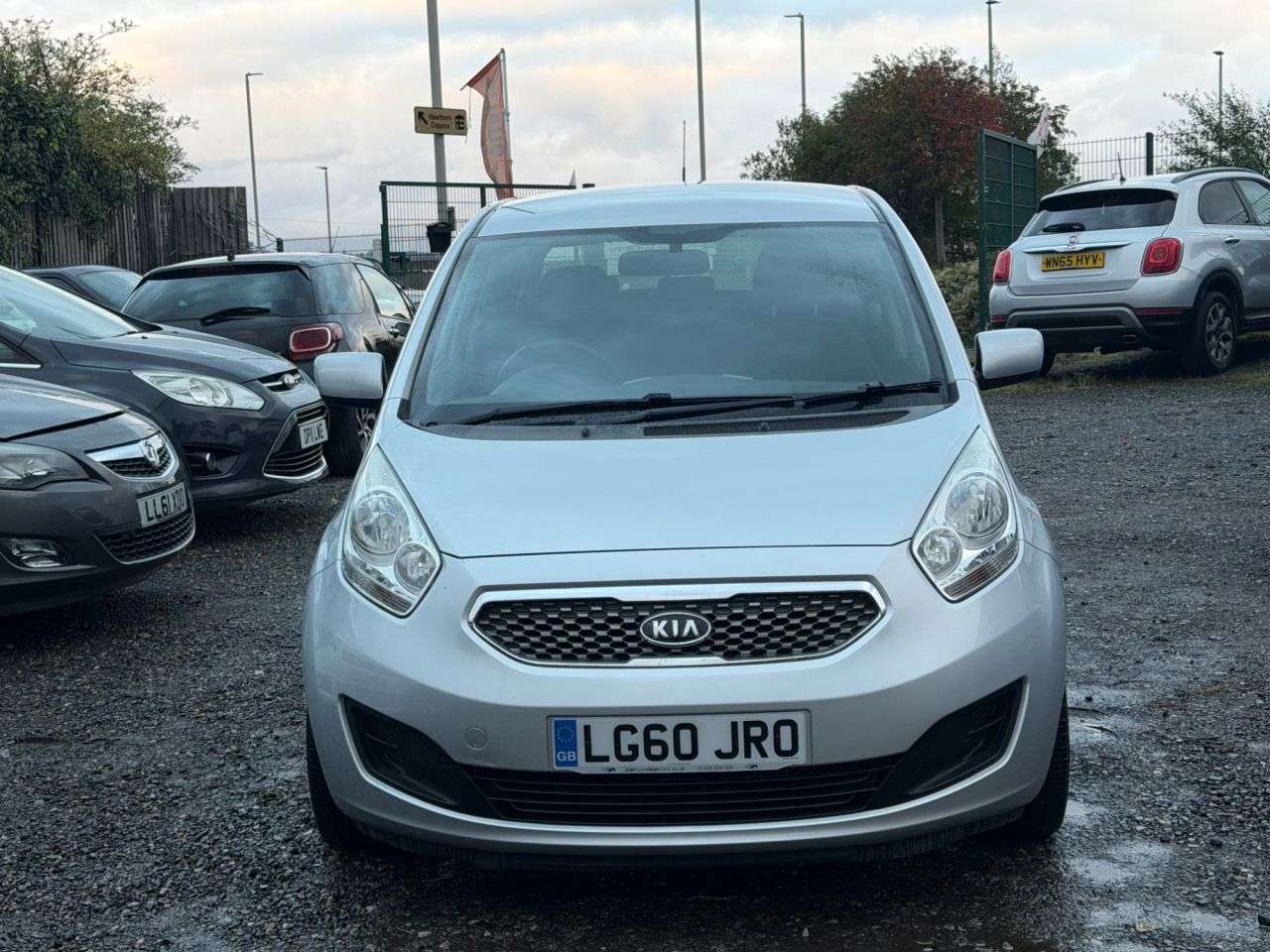 A 2010 KIA VENGA 1.4 CRDi EcoDynamics 2 MPV 5dr Diesel Manual Euro 5 (s/s) (89 bhp) *** 12 M A 2010 KIA VENGA 1.4 CRDi EcoDynamics 2 MPV 5dr Diesel Manual Euro 5 (s/s) (89 bhp) *** 12 M