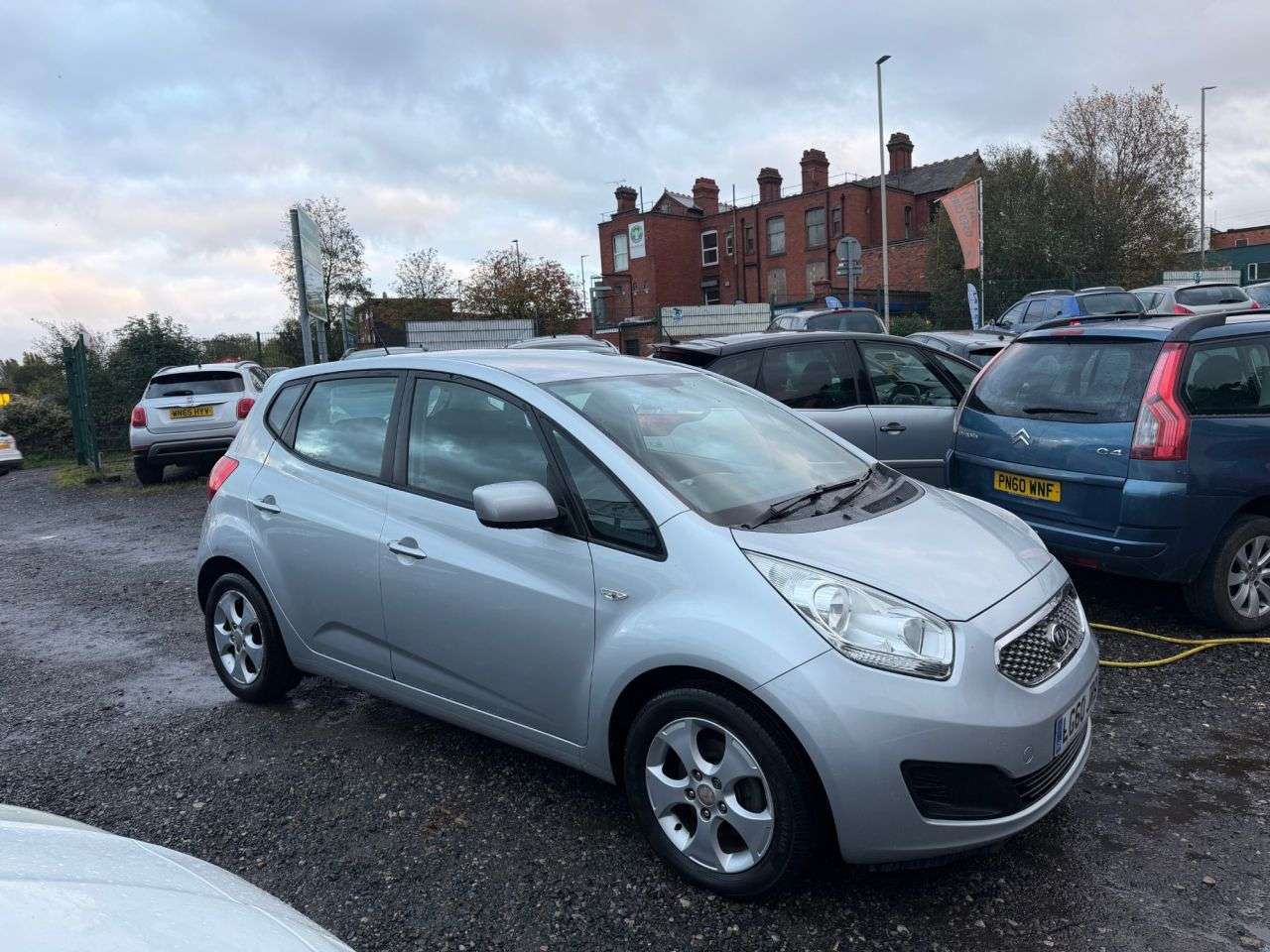 A 2010 KIA VENGA 1.4 CRDi EcoDynamics 2 MPV 5dr Diesel Manual Euro 5 (s/s) (89 bhp) *** 12 M A 2010 KIA VENGA 1.4 CRDi EcoDynamics 2 MPV 5dr Diesel Manual Euro 5 (s/s) (89 bhp) *** 12 M