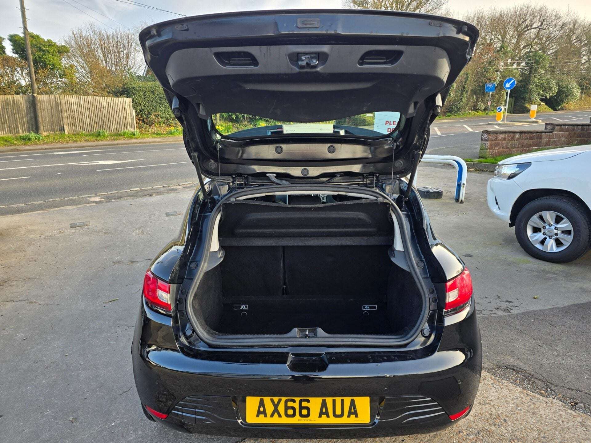 2016 RENAULT CLIO 2016 RENAULT CLIO