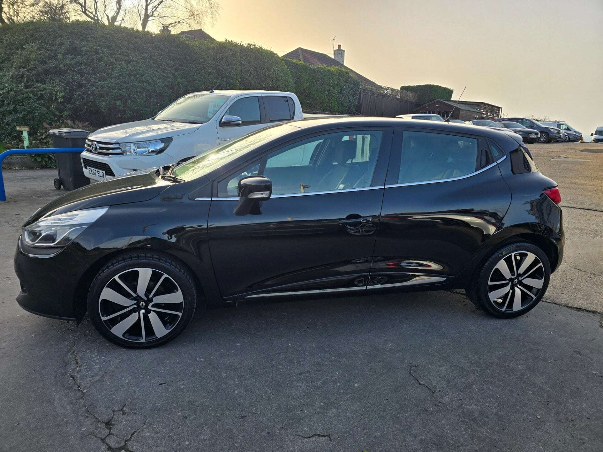 2016 RENAULT CLIO 2016 RENAULT CLIO
