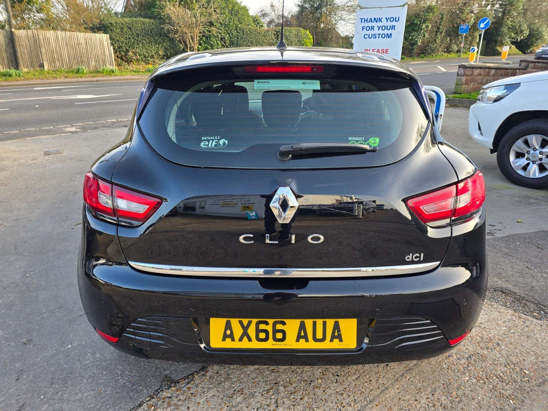 A 2016 RENAULT CLIO DYNAMIQUE S NAV DCI 41,000 Miles A 2016 RENAULT CLIO DYNAMIQUE S NAV DCI 41,000 Miles