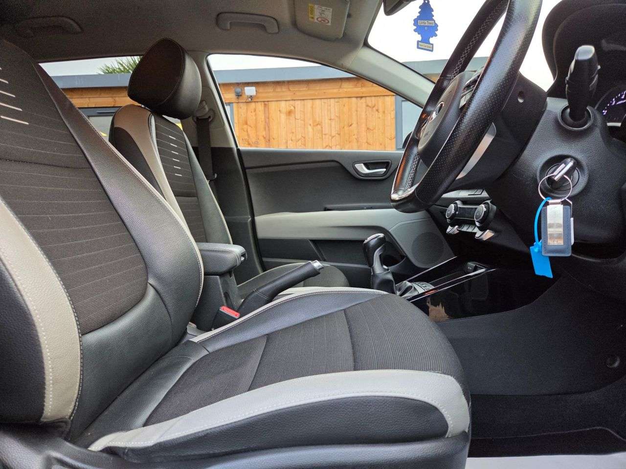 2018 KIA STONIC 2018 KIA STONIC