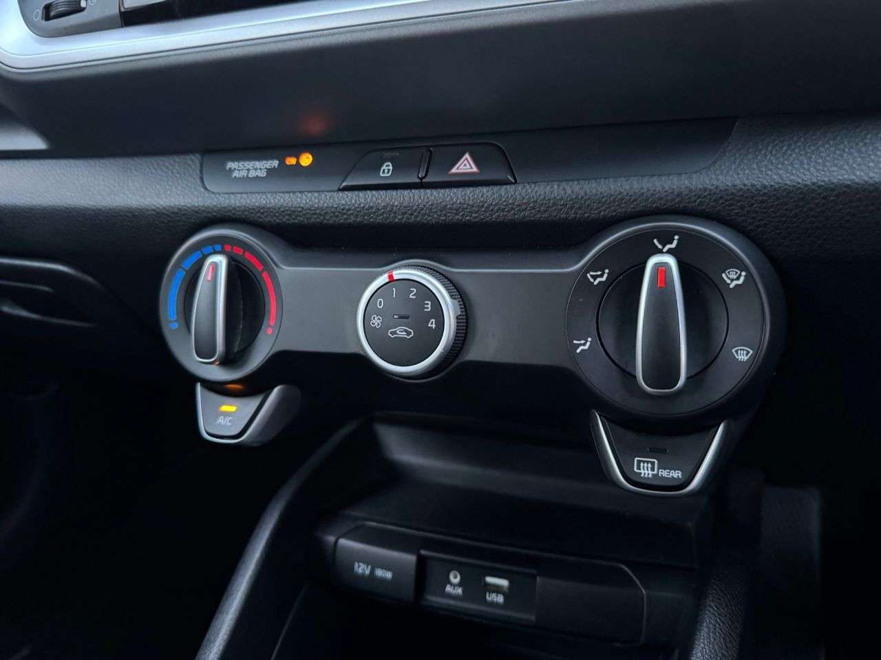 2019 KIA STONIC 2019 KIA STONIC