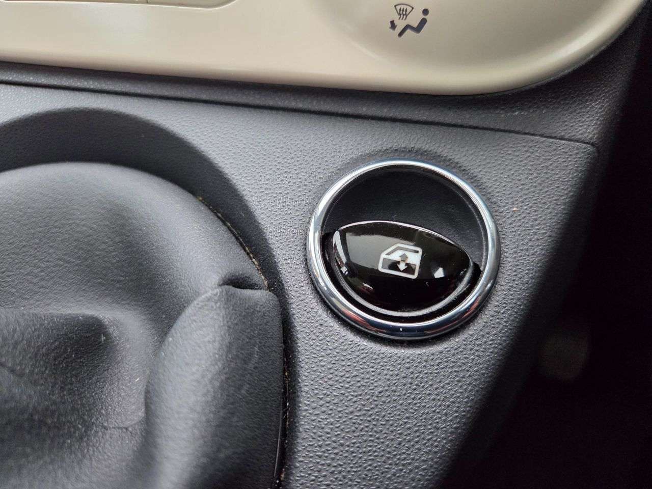 2018 FIAT 500 2018 FIAT 500