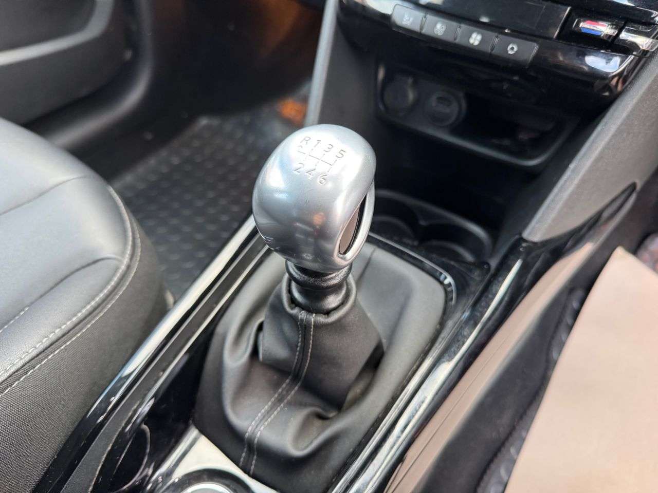 2019 PEUGEOT 2008 2019 PEUGEOT 2008