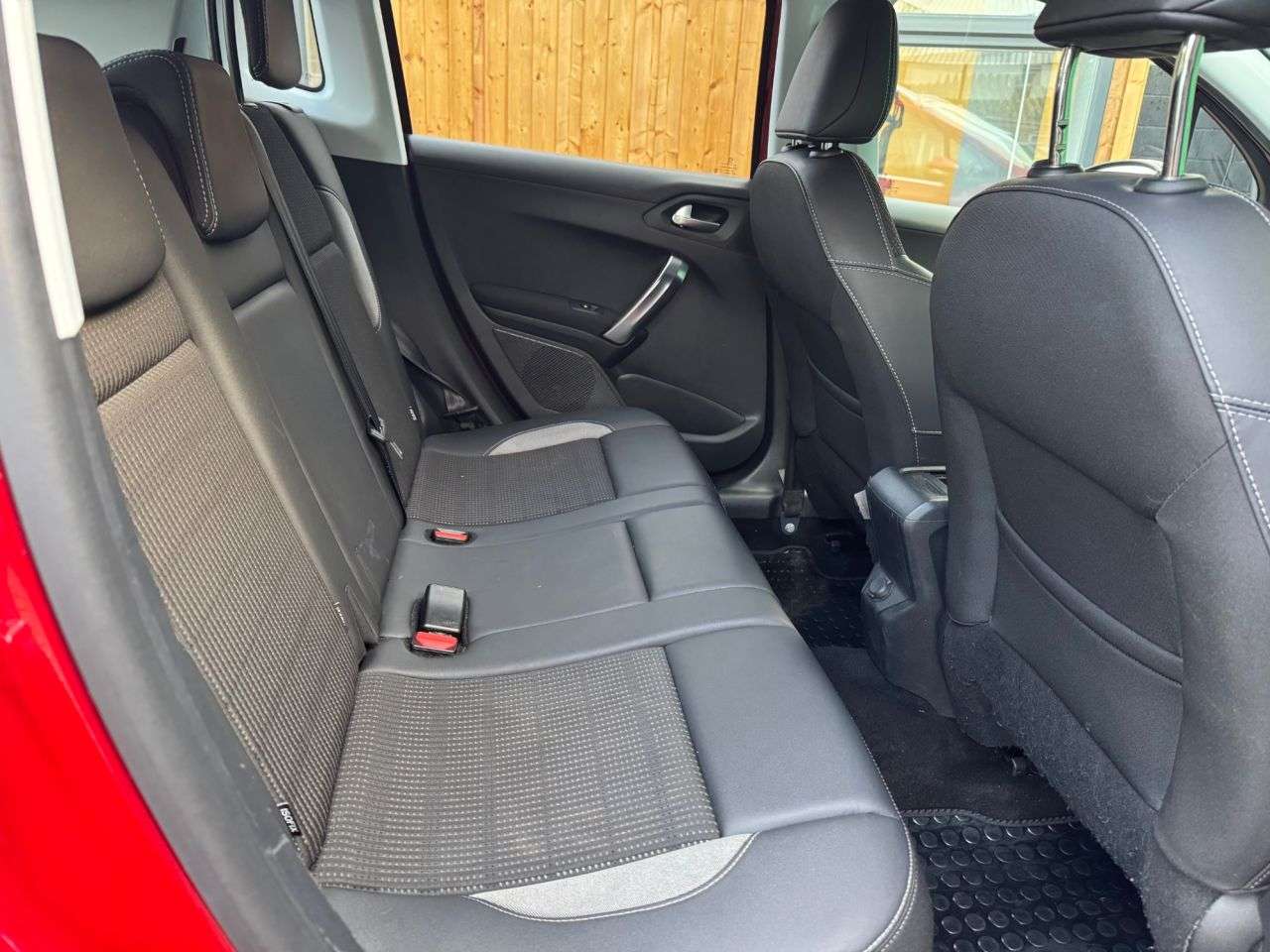 2019 PEUGEOT 2008 2019 PEUGEOT 2008