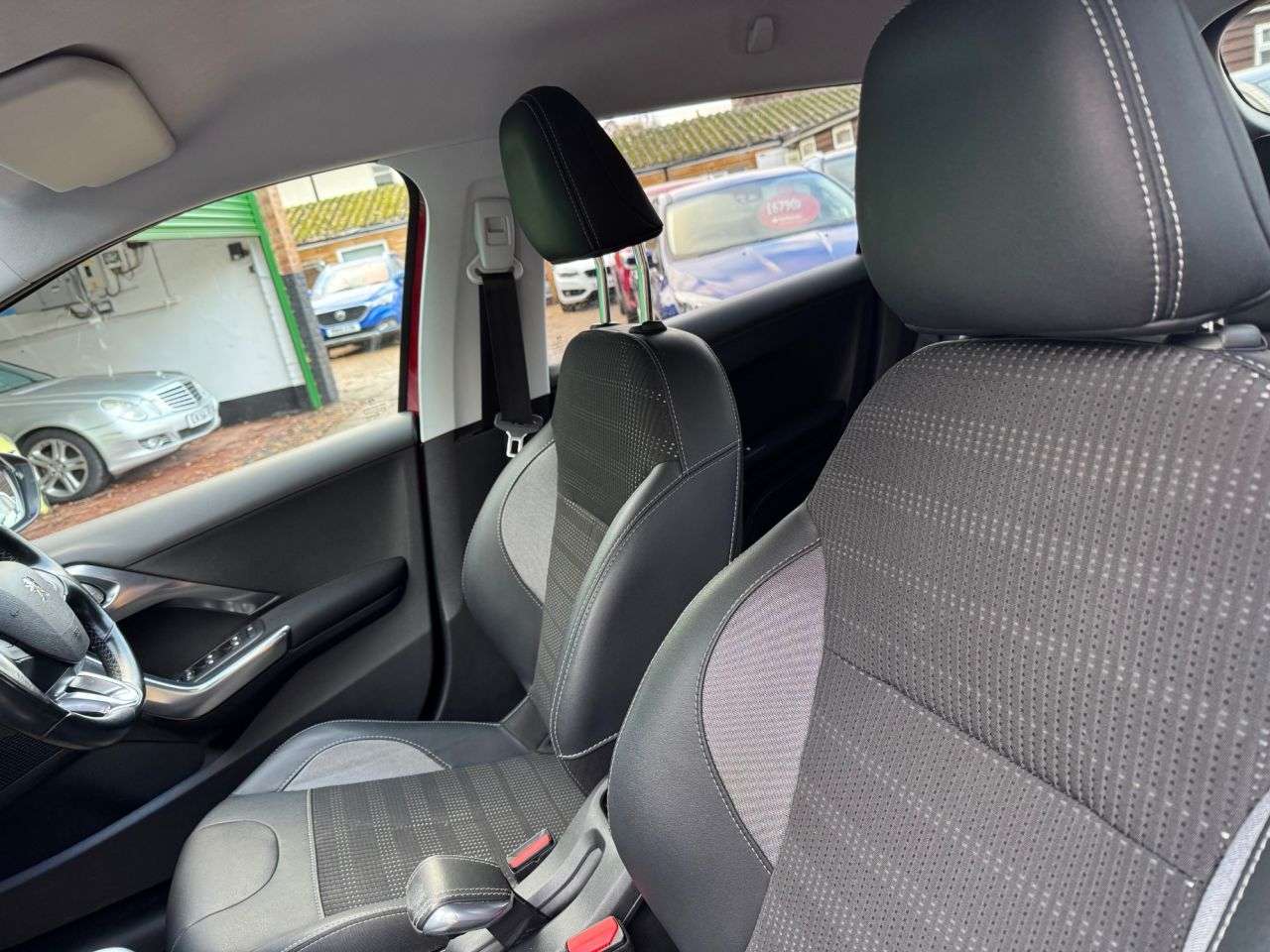 2019 PEUGEOT 2008 2019 PEUGEOT 2008