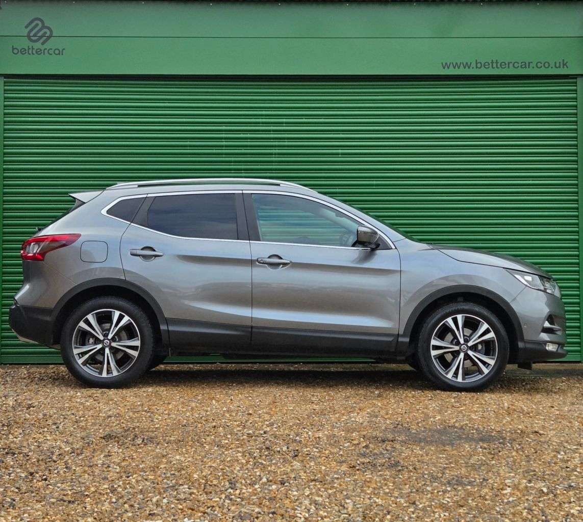 A 2019 NISSAN QASHQAI 1.3 DIG-T N-Connecta SUV 5dr Petrol Manual Euro 6 (s/s) (140 ps) Pan Roof & A 2019 NISSAN QASHQAI 1.3 DIG-T N-Connecta SUV 5dr Petrol Manual Euro 6 (s/s) (140 ps) Pan Roof &