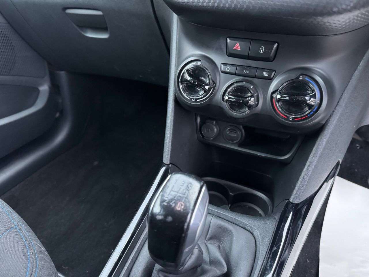 2019 PEUGEOT 2008 2019 PEUGEOT 2008