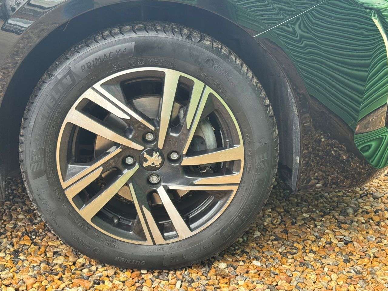 2021 PEUGEOT 208 2021 PEUGEOT 208