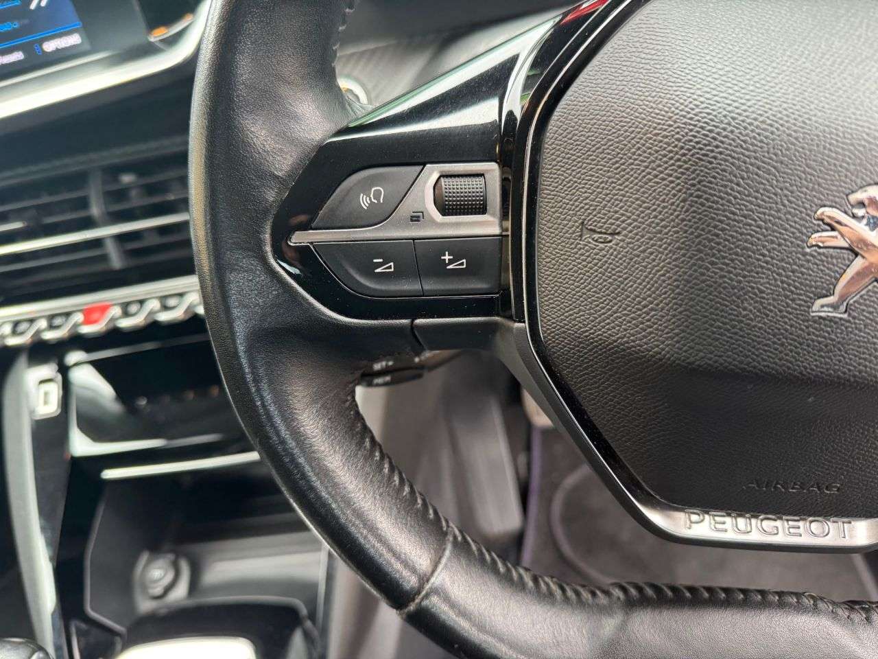 2021 PEUGEOT 208 2021 PEUGEOT 208