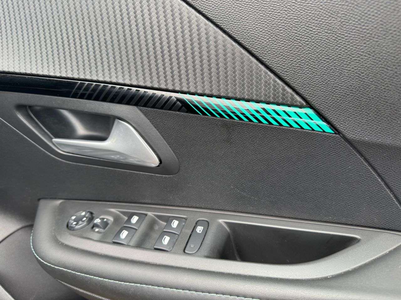 2021 PEUGEOT 208 2021 PEUGEOT 208