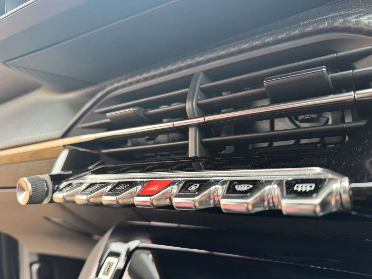 2021 PEUGEOT 208 2021 PEUGEOT 208