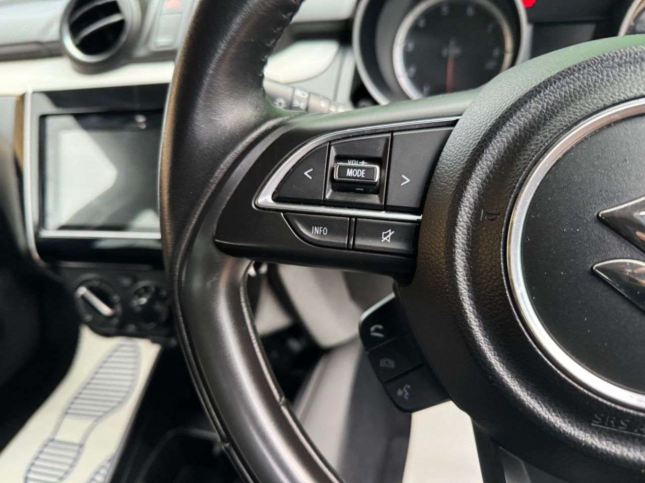 2018 SUZUKI SWIFT 2018 SUZUKI SWIFT