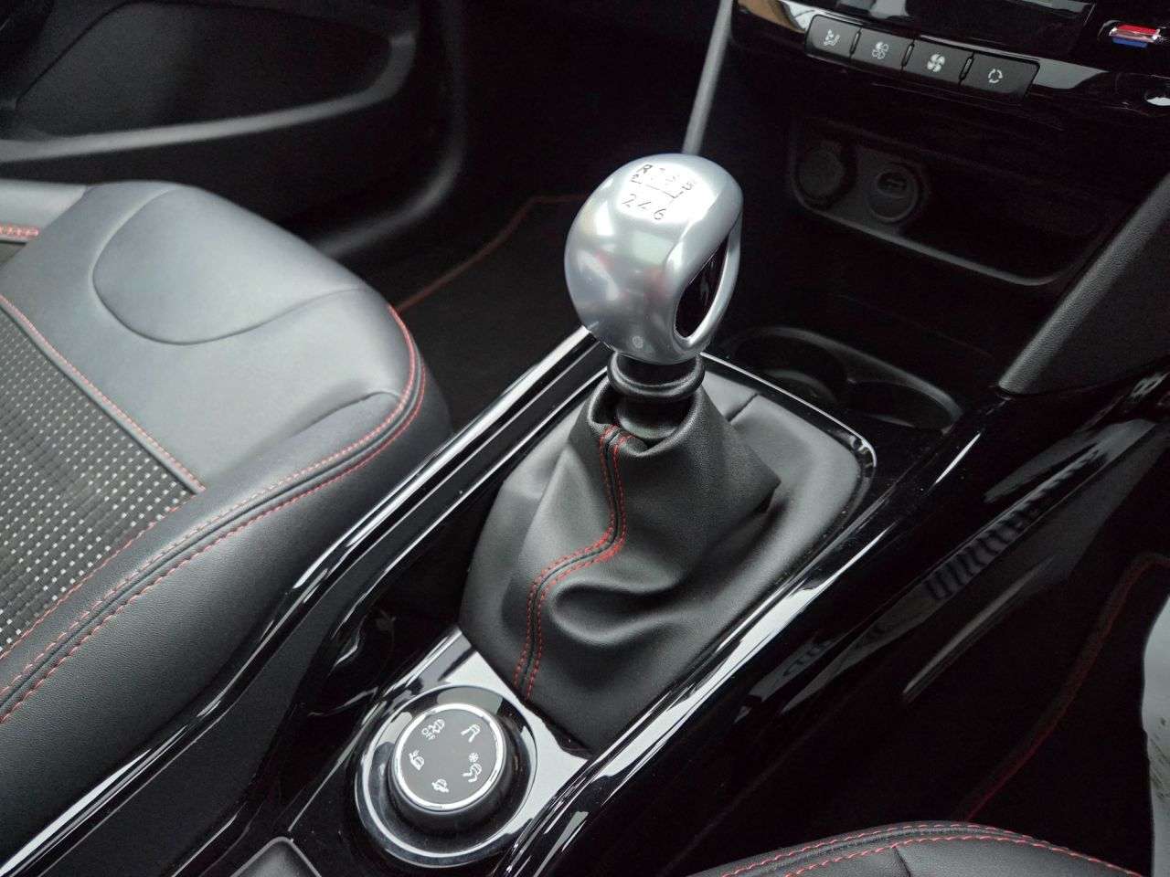 2019 PEUGEOT 2008 2019 PEUGEOT 2008