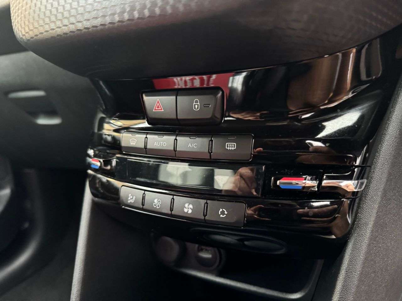 2018 PEUGEOT 208 2018 PEUGEOT 208