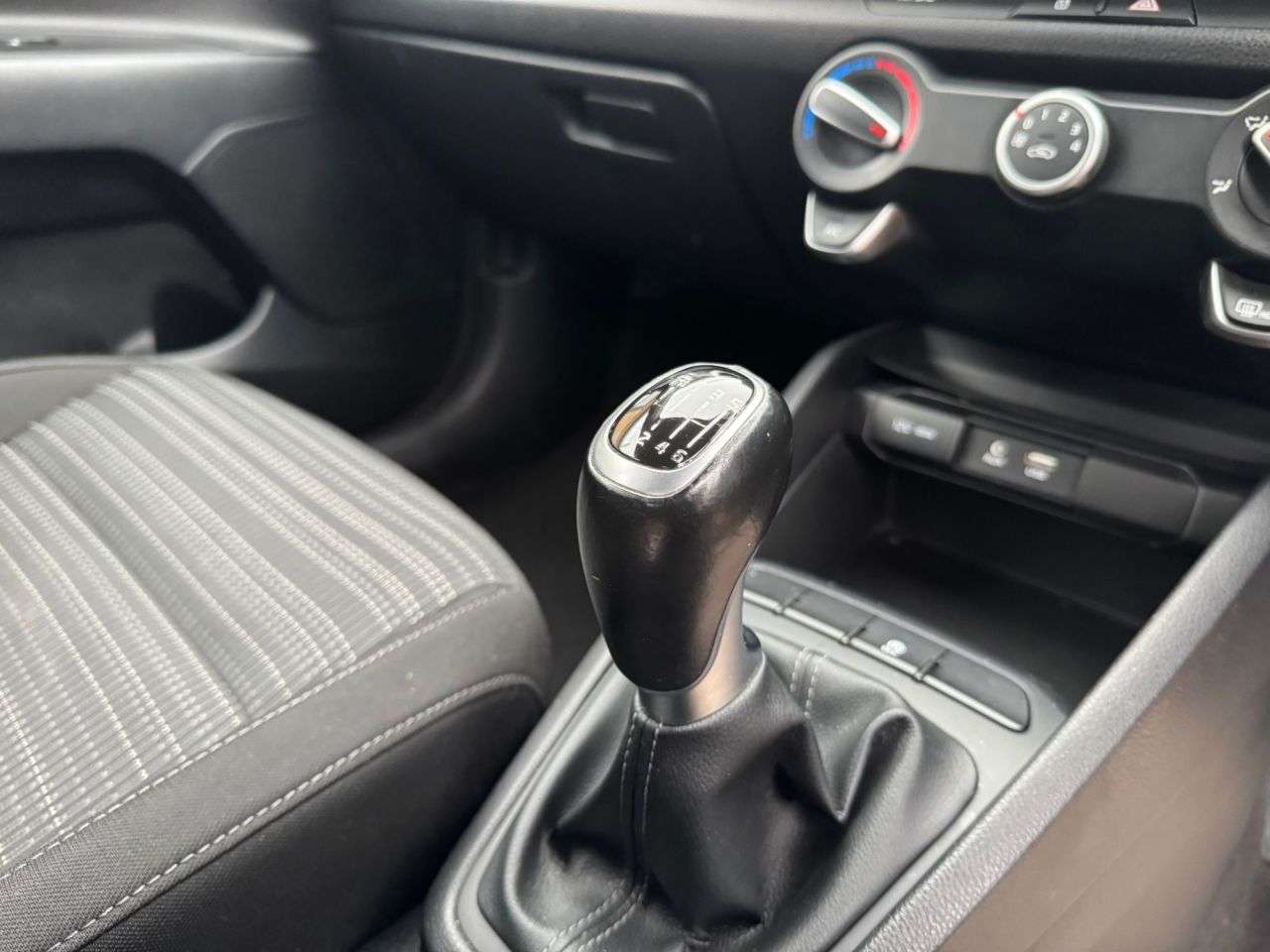 2018 KIA STONIC 2018 KIA STONIC