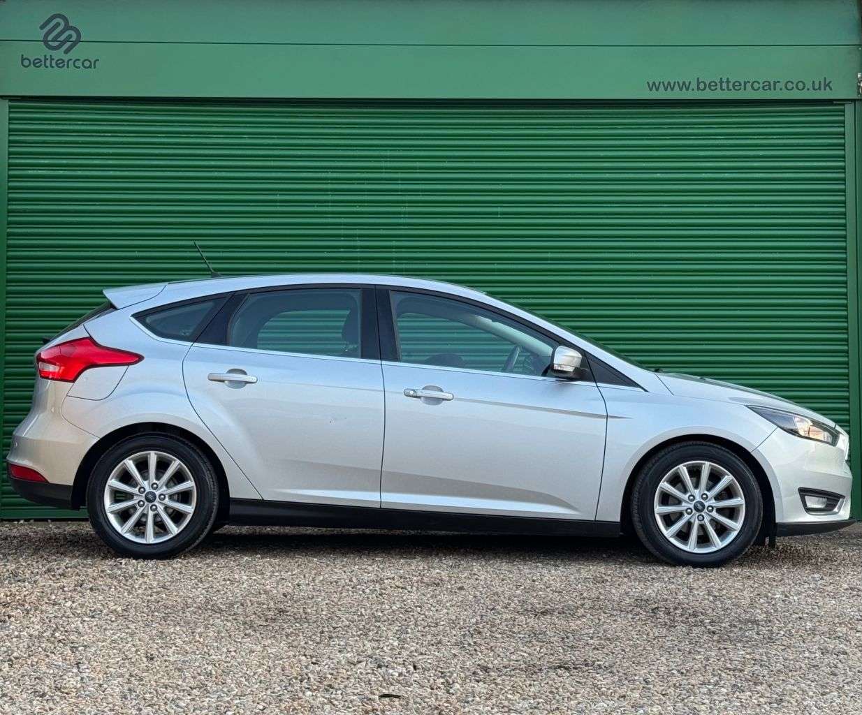 A 2017 FORD FOCUS 1.0T EcoBoost Titanium Hatchback 5dr Petrol Manual Euro 6 (s/s) (125 ps) SA A 2017 FORD FOCUS 1.0T EcoBoost Titanium Hatchback 5dr Petrol Manual Euro 6 (s/s) (125 ps) SA