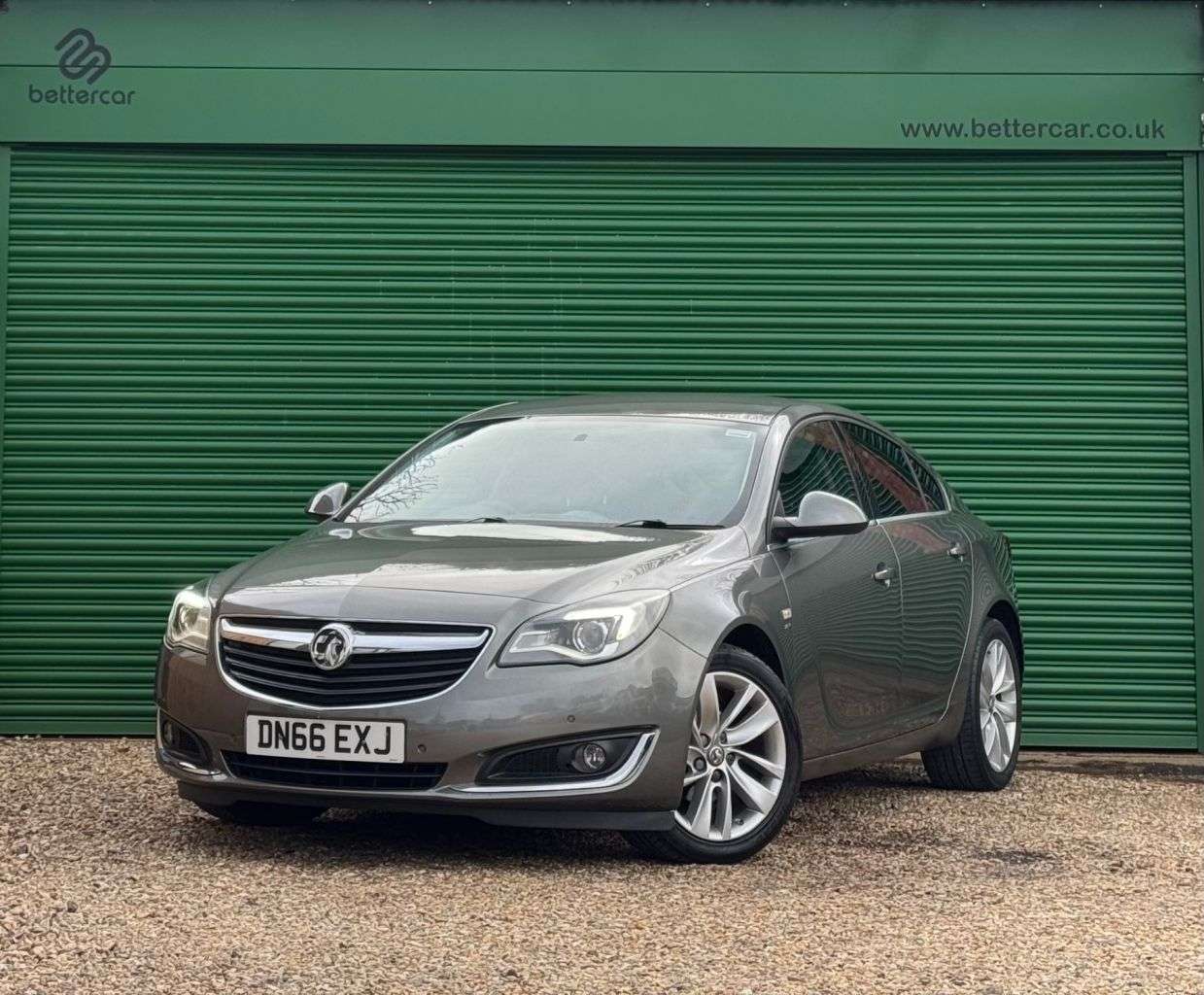 A 2016 VAUXHALL INSIGNIA 1.4i Turbo SRi Nav Hatchback 5dr Petrol Manual Euro 6 (s/s) (140 ps) Great A 2016 VAUXHALL INSIGNIA 1.4i Turbo SRi Nav Hatchback 5dr Petrol Manual Euro 6 (s/s) (140 ps) Great