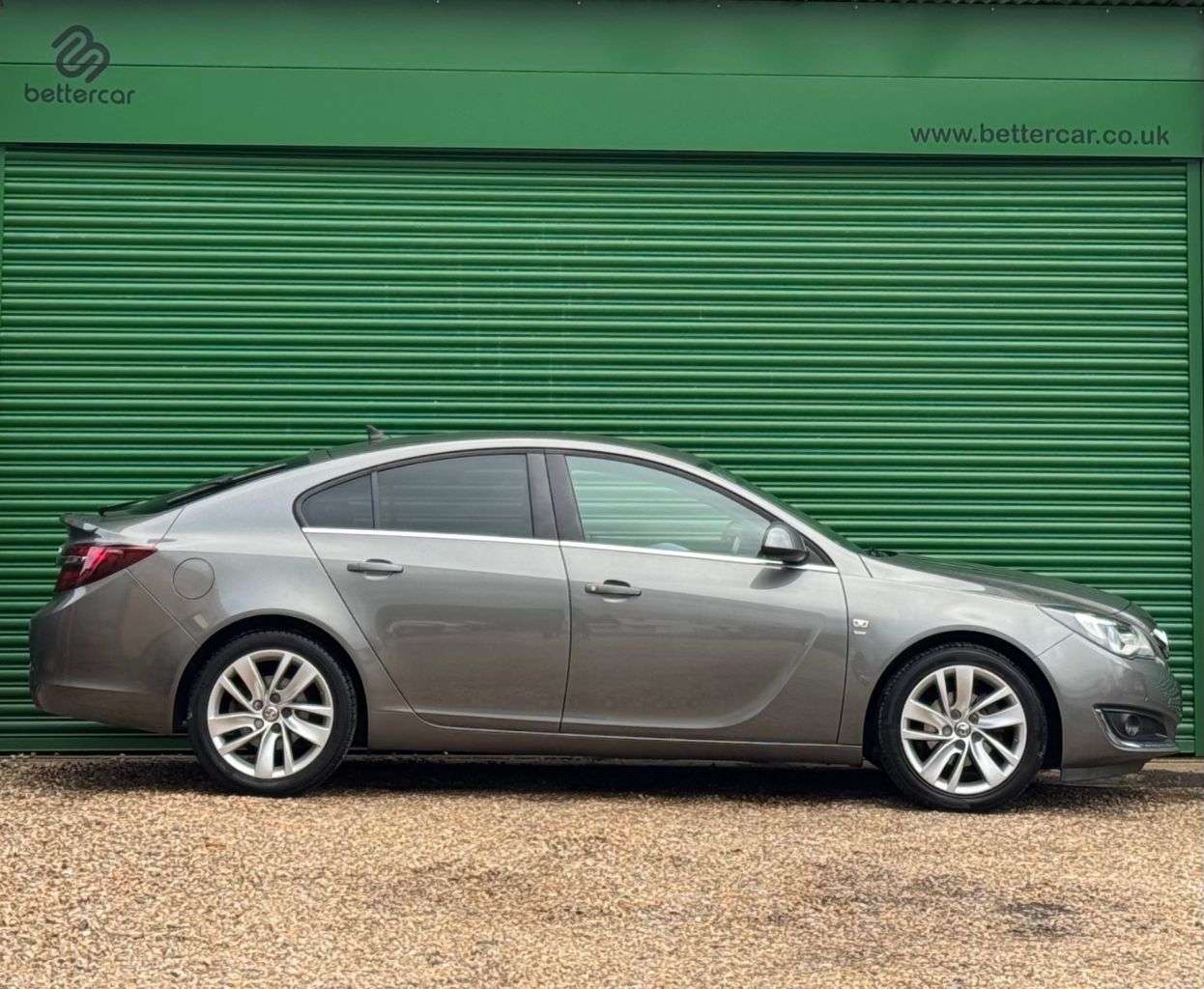 A 2016 VAUXHALL INSIGNIA 1.4i Turbo SRi Nav Hatchback 5dr Petrol Manual Euro 6 (s/s) (140 ps) Great A 2016 VAUXHALL INSIGNIA 1.4i Turbo SRi Nav Hatchback 5dr Petrol Manual Euro 6 (s/s) (140 ps) Great