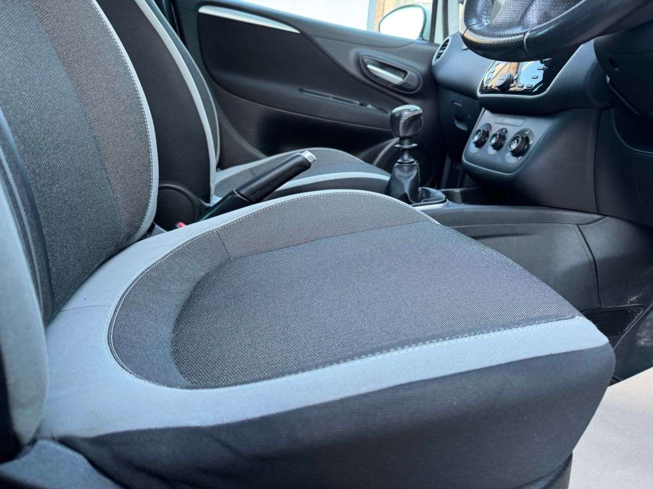 2012 FIAT PUNTO 2012 FIAT PUNTO