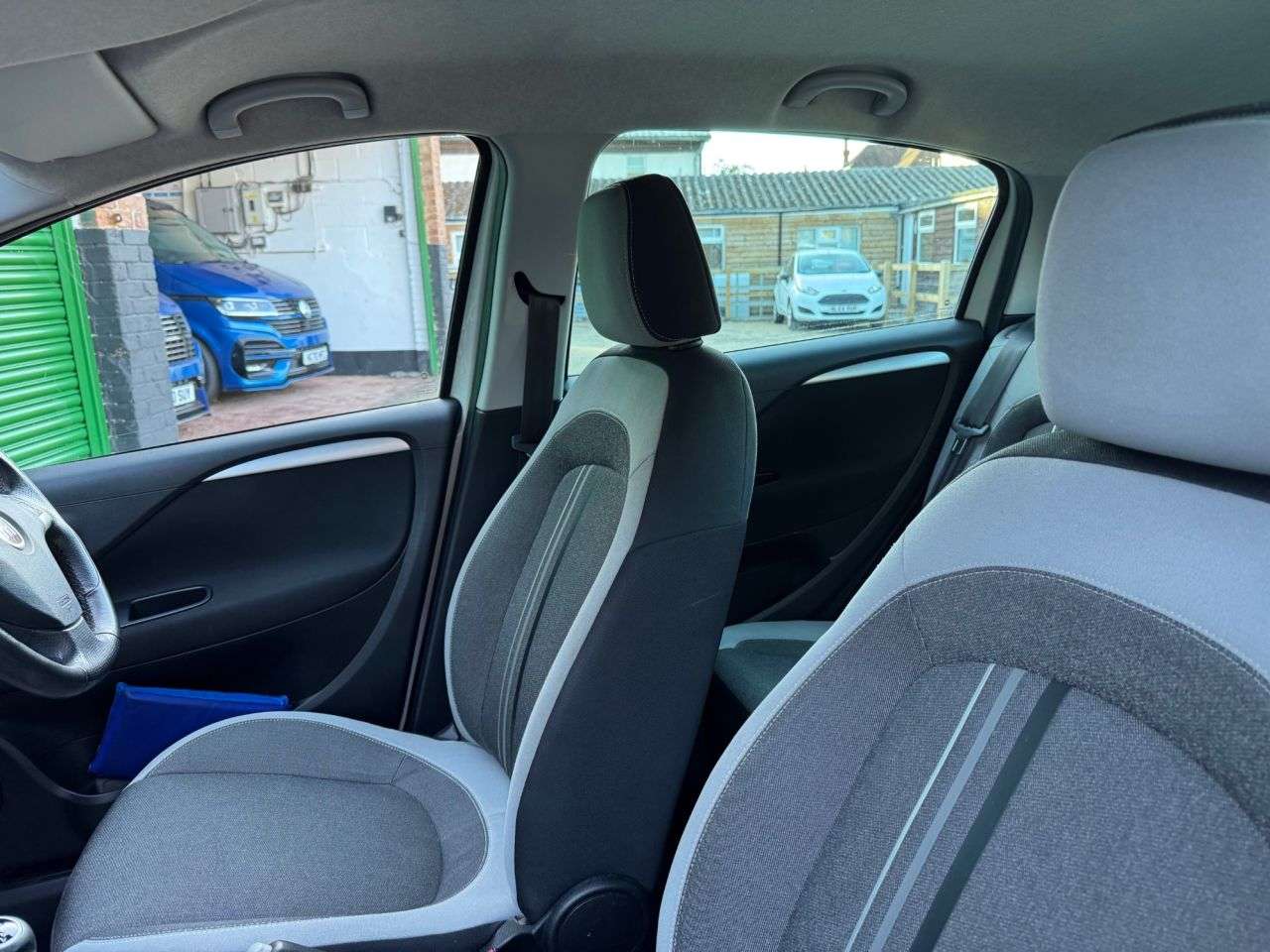 2012 FIAT PUNTO 2012 FIAT PUNTO