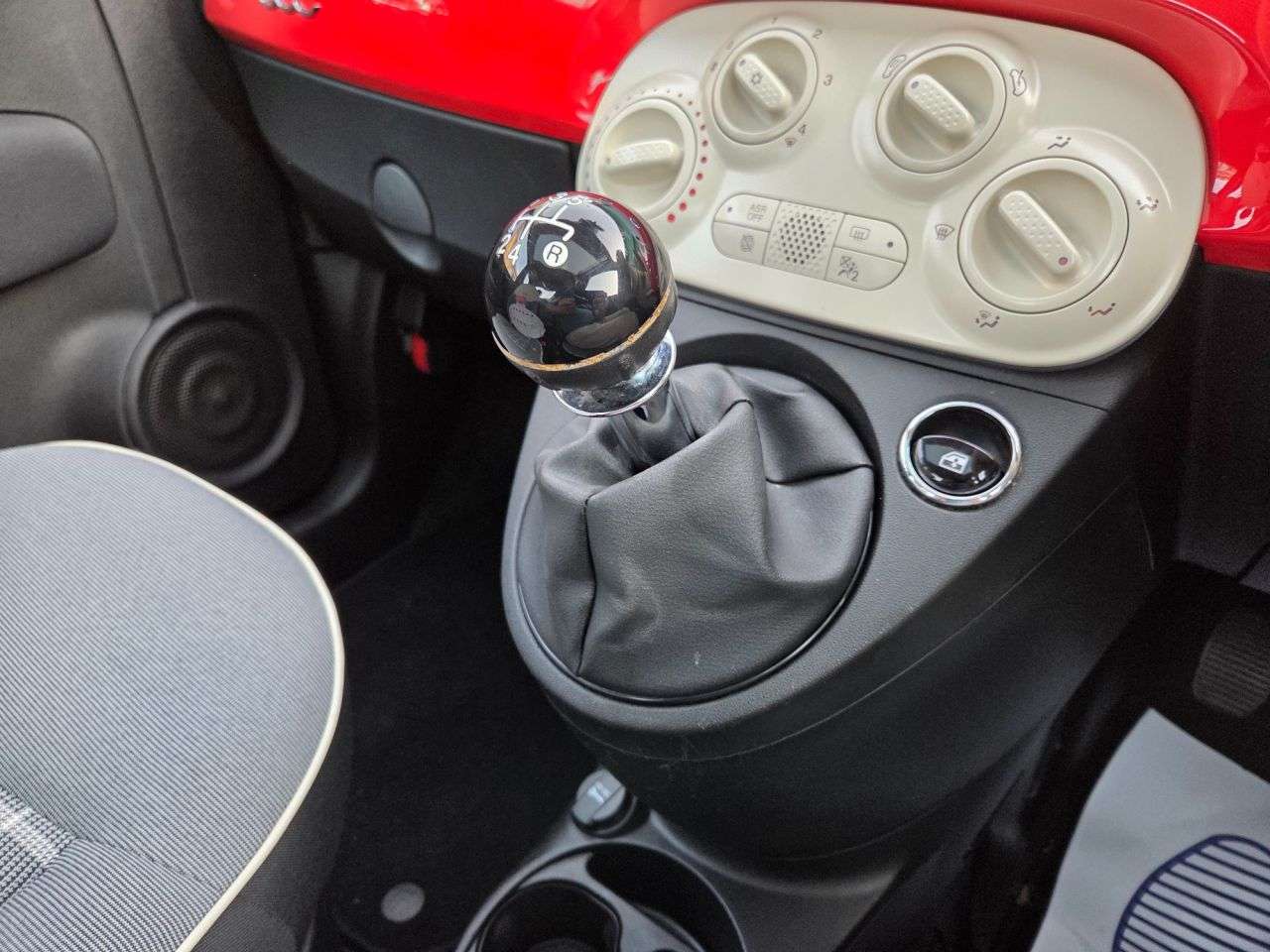 2018 FIAT 500 2018 FIAT 500