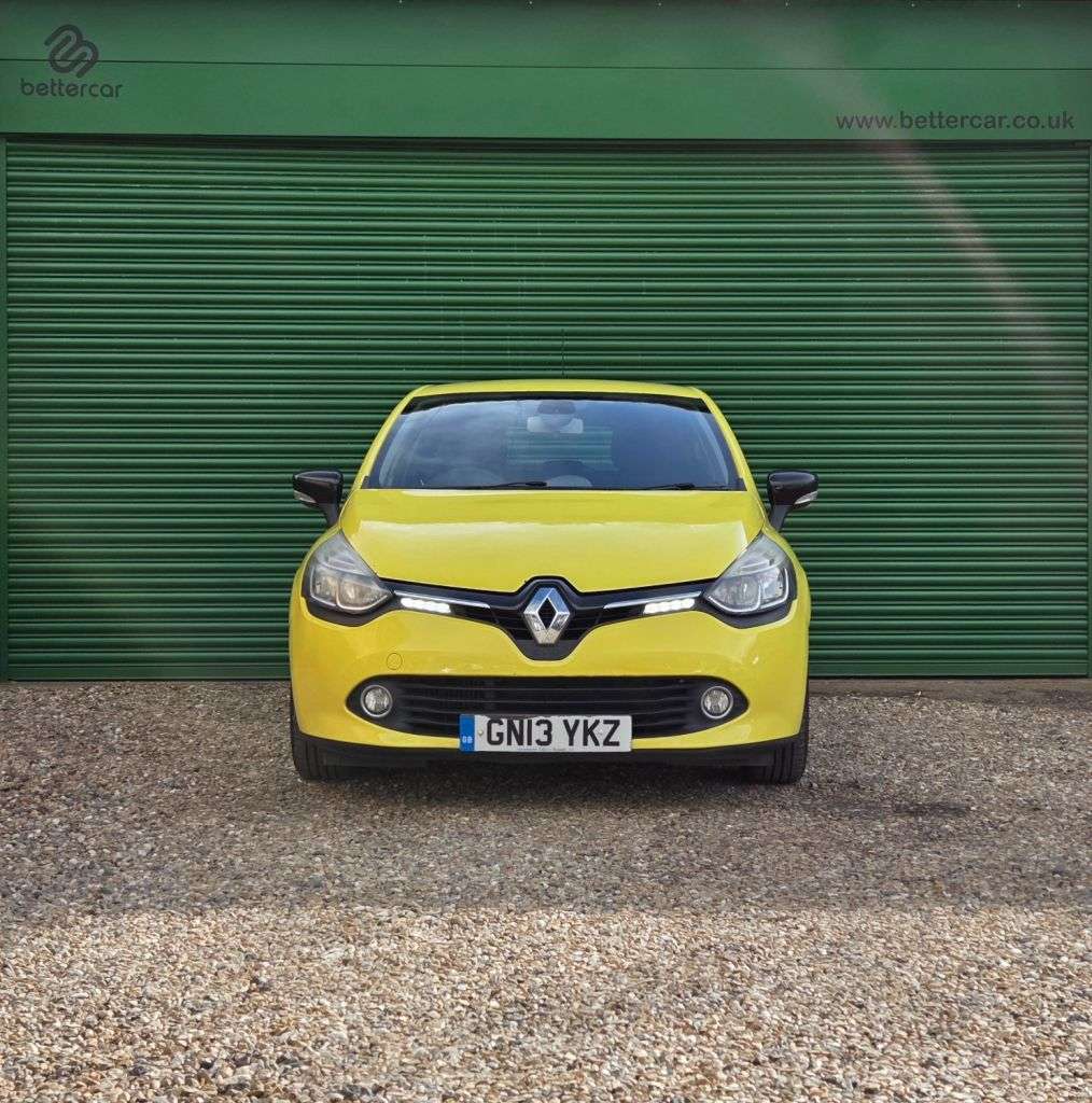 A 2013 RENAULT CLIO 0.9 TCe Dynamique MediaNav Hatchback 5dr Petrol Manual Euro 5 (s/s) (90 ps) A 2013 RENAULT CLIO 0.9 TCe Dynamique MediaNav Hatchback 5dr Petrol Manual Euro 5 (s/s) (90 ps)