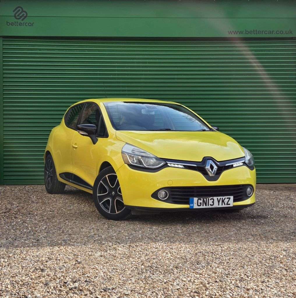 A 2013 RENAULT CLIO 0.9 TCe Dynamique MediaNav Hatchback 5dr Petrol Manual Euro 5 (s/s) (90 ps) A 2013 RENAULT CLIO 0.9 TCe Dynamique MediaNav Hatchback 5dr Petrol Manual Euro 5 (s/s) (90 ps)