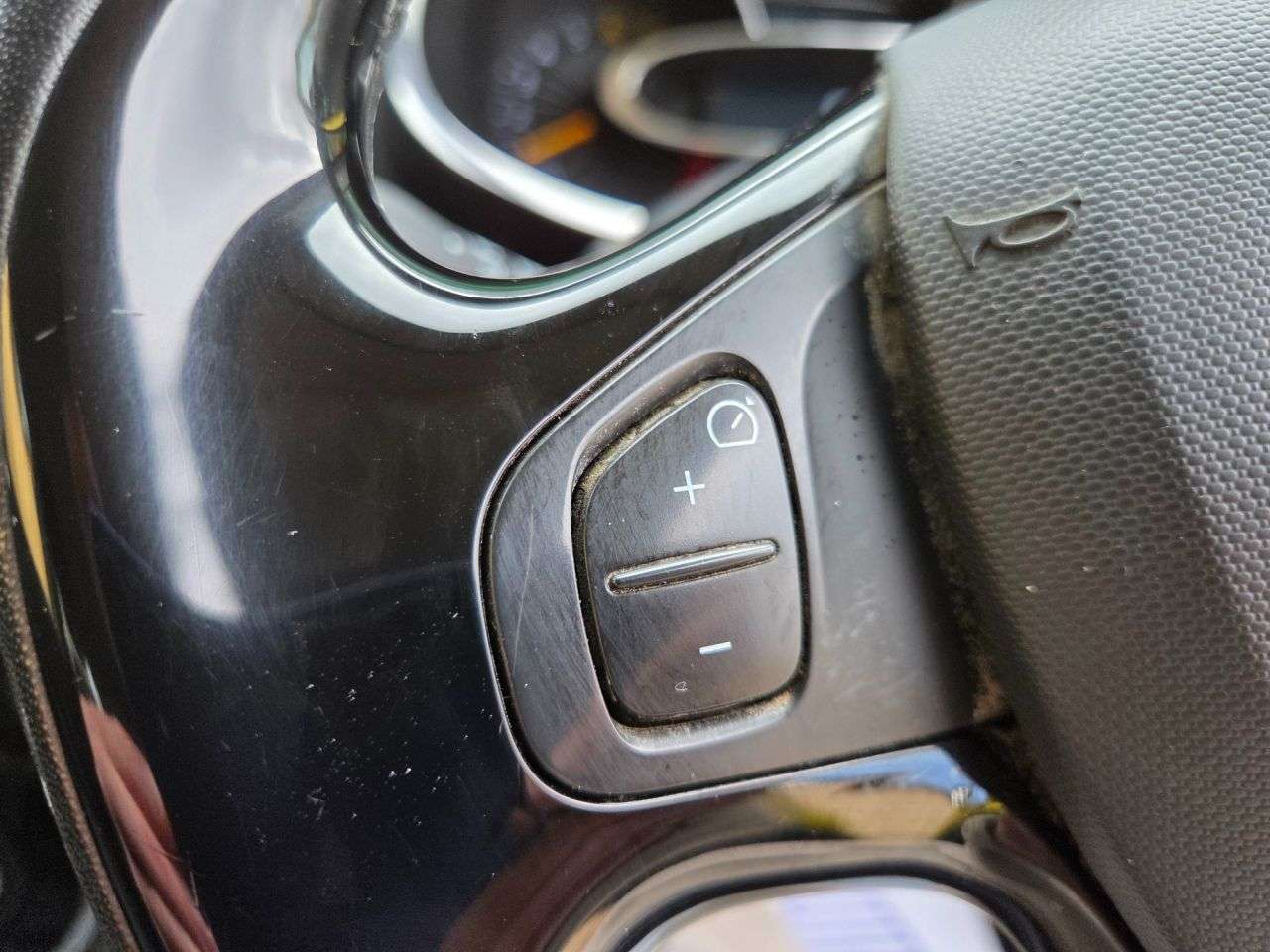 2013 RENAULT CLIO 2013 RENAULT CLIO