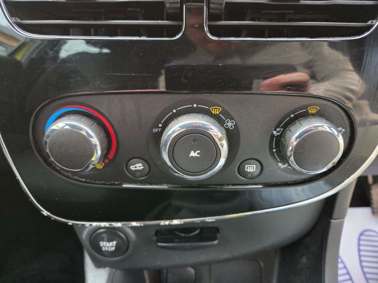 2013 RENAULT CLIO 2013 RENAULT CLIO