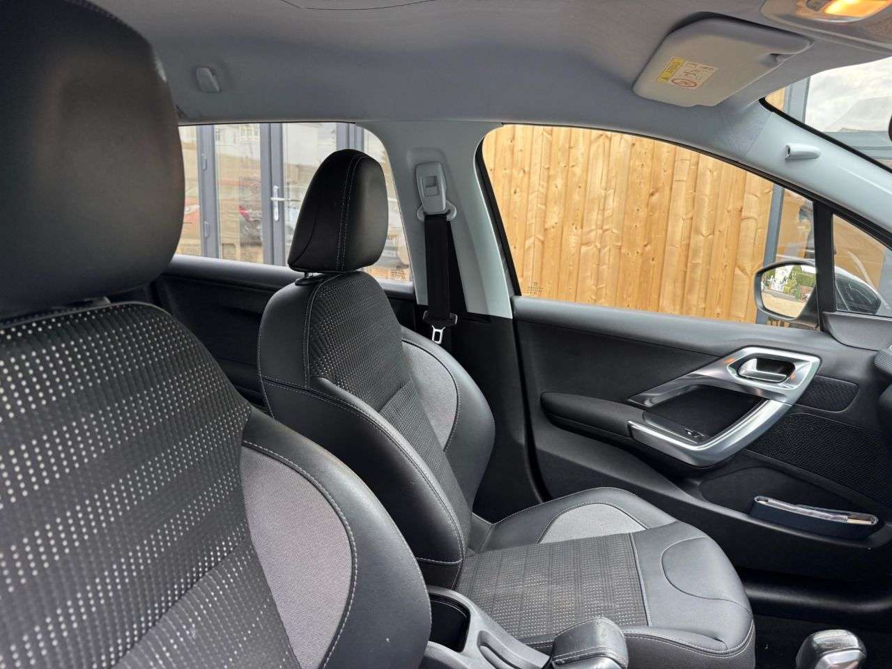 2016 PEUGEOT 2008 2016 PEUGEOT 2008