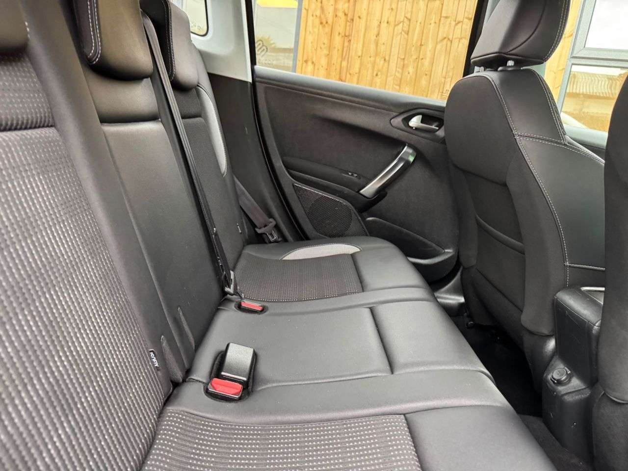 2016 PEUGEOT 2008 2016 PEUGEOT 2008