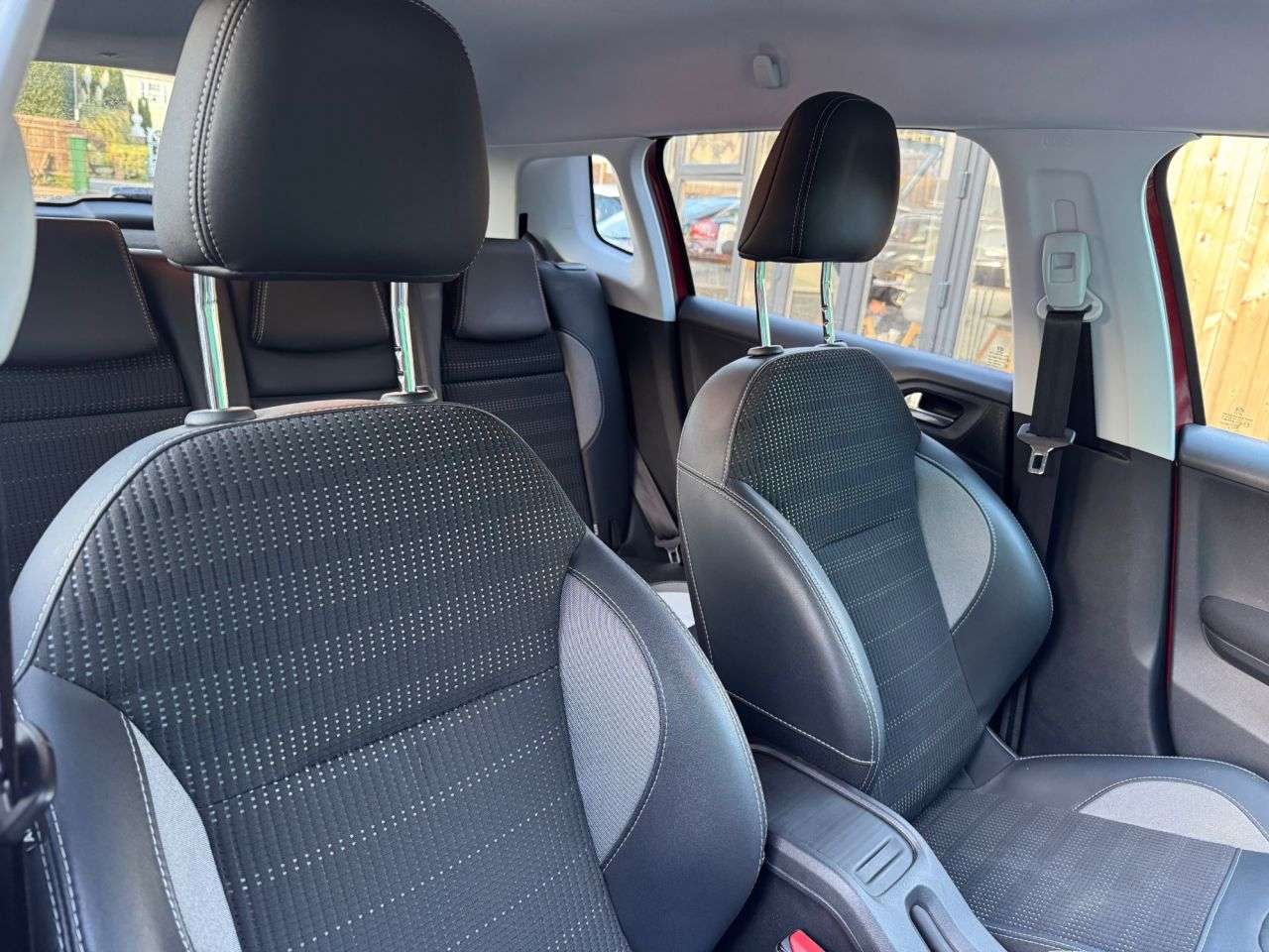 2017 PEUGEOT 2008 2017 PEUGEOT 2008