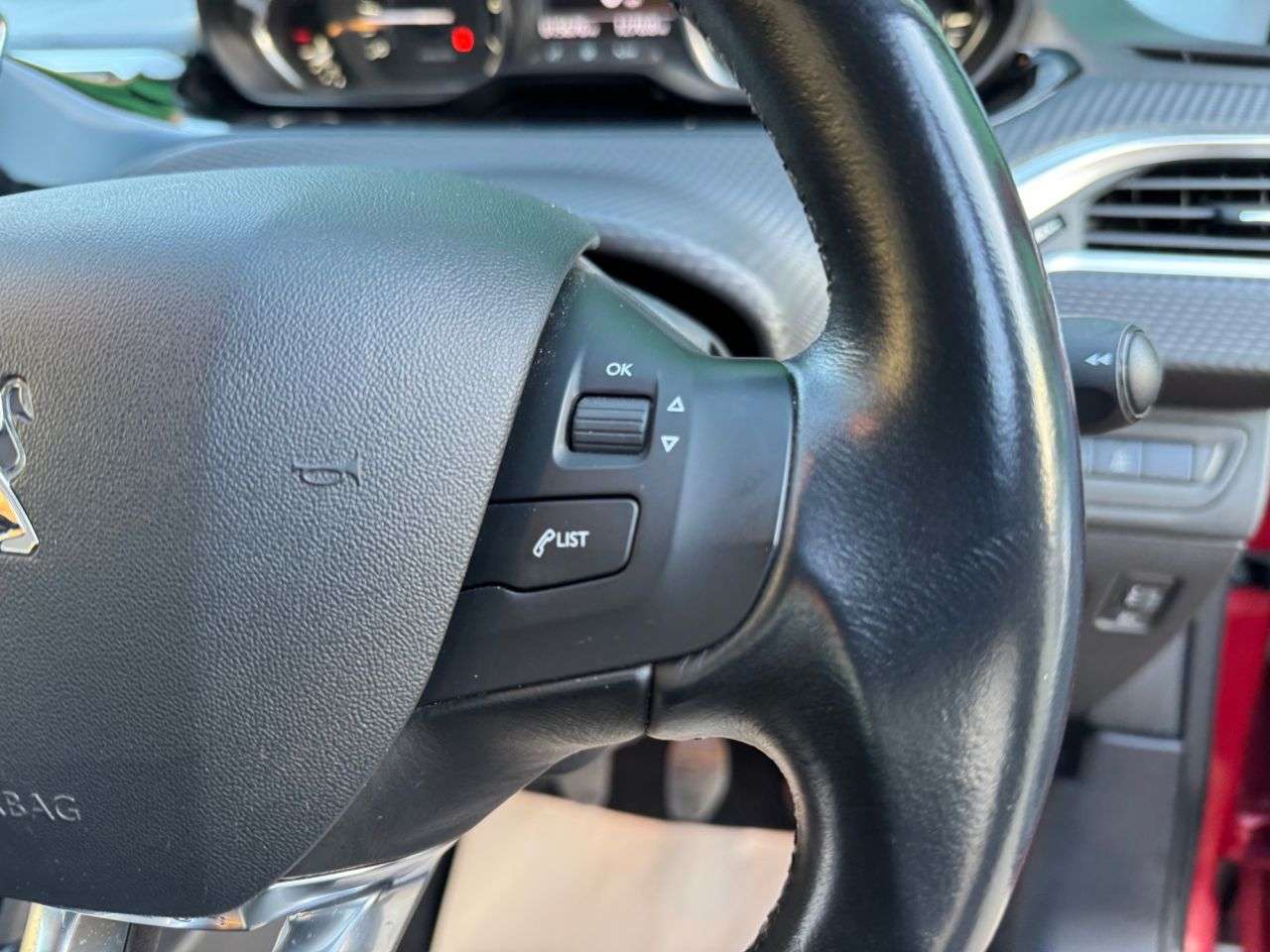 2017 PEUGEOT 2008 2017 PEUGEOT 2008