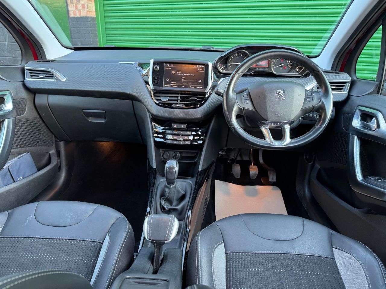 2017 PEUGEOT 2008 2017 PEUGEOT 2008