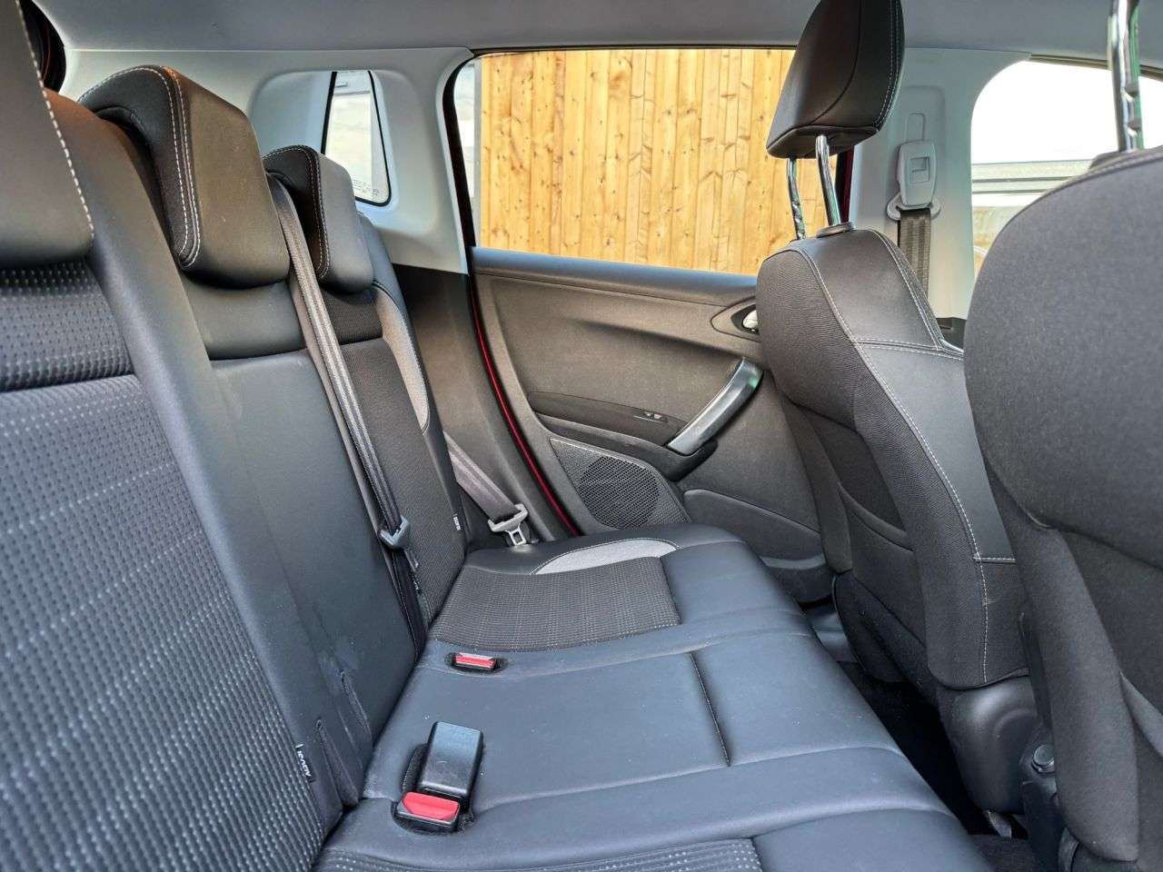 2017 PEUGEOT 2008 2017 PEUGEOT 2008