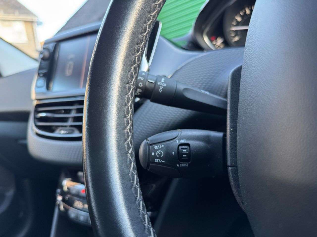 2017 PEUGEOT 2008 2017 PEUGEOT 2008