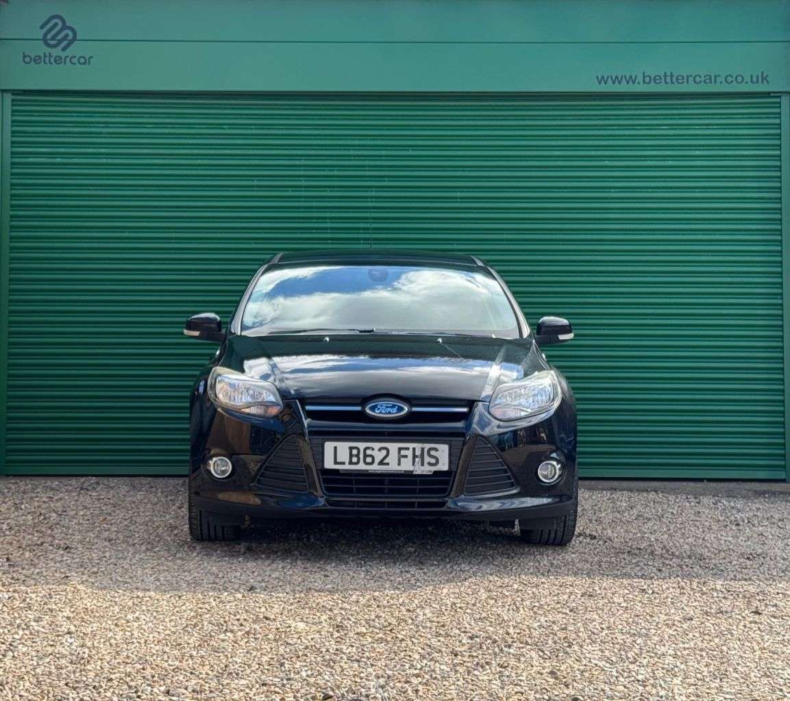 A 2012 FORD FOCUS 1.0T EcoBoost Zetec Hatchback 5dr Petrol Manual Euro 5 (s/s) (100 ps) DECEM A 2012 FORD FOCUS 1.0T EcoBoost Zetec Hatchback 5dr Petrol Manual Euro 5 (s/s) (100 ps) DECEM