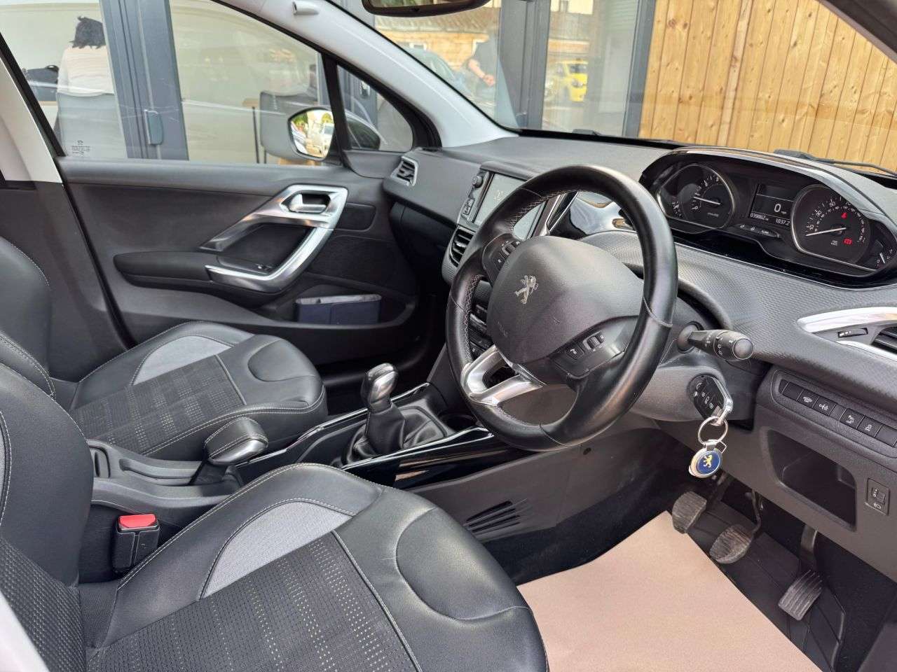 2017 PEUGEOT 2008 2017 PEUGEOT 2008