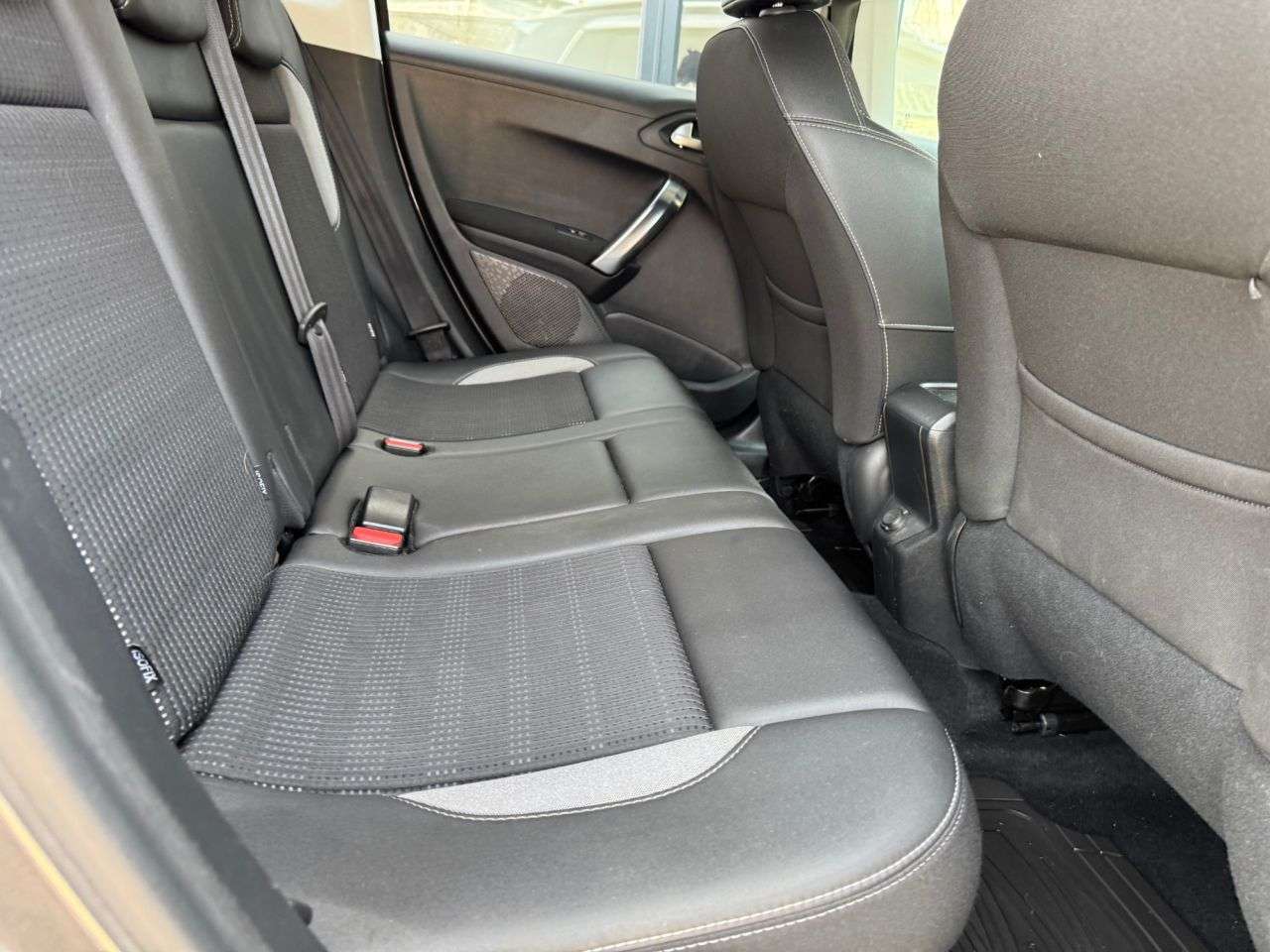 2017 PEUGEOT 2008 2017 PEUGEOT 2008