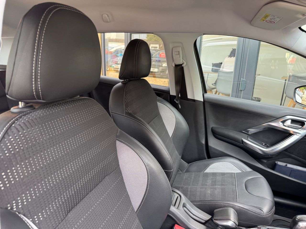 2017 PEUGEOT 2008 2017 PEUGEOT 2008