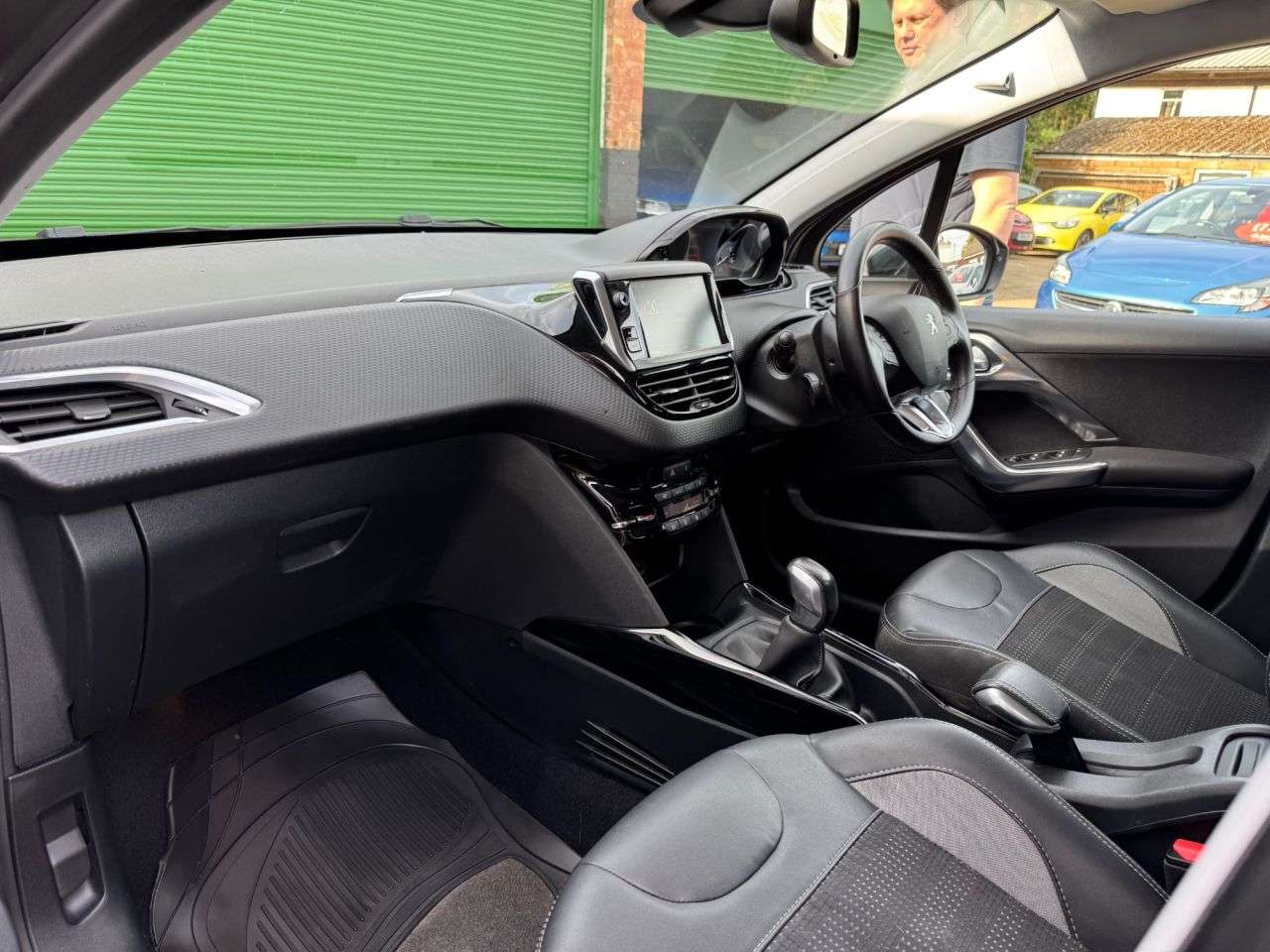 2017 PEUGEOT 2008 2017 PEUGEOT 2008