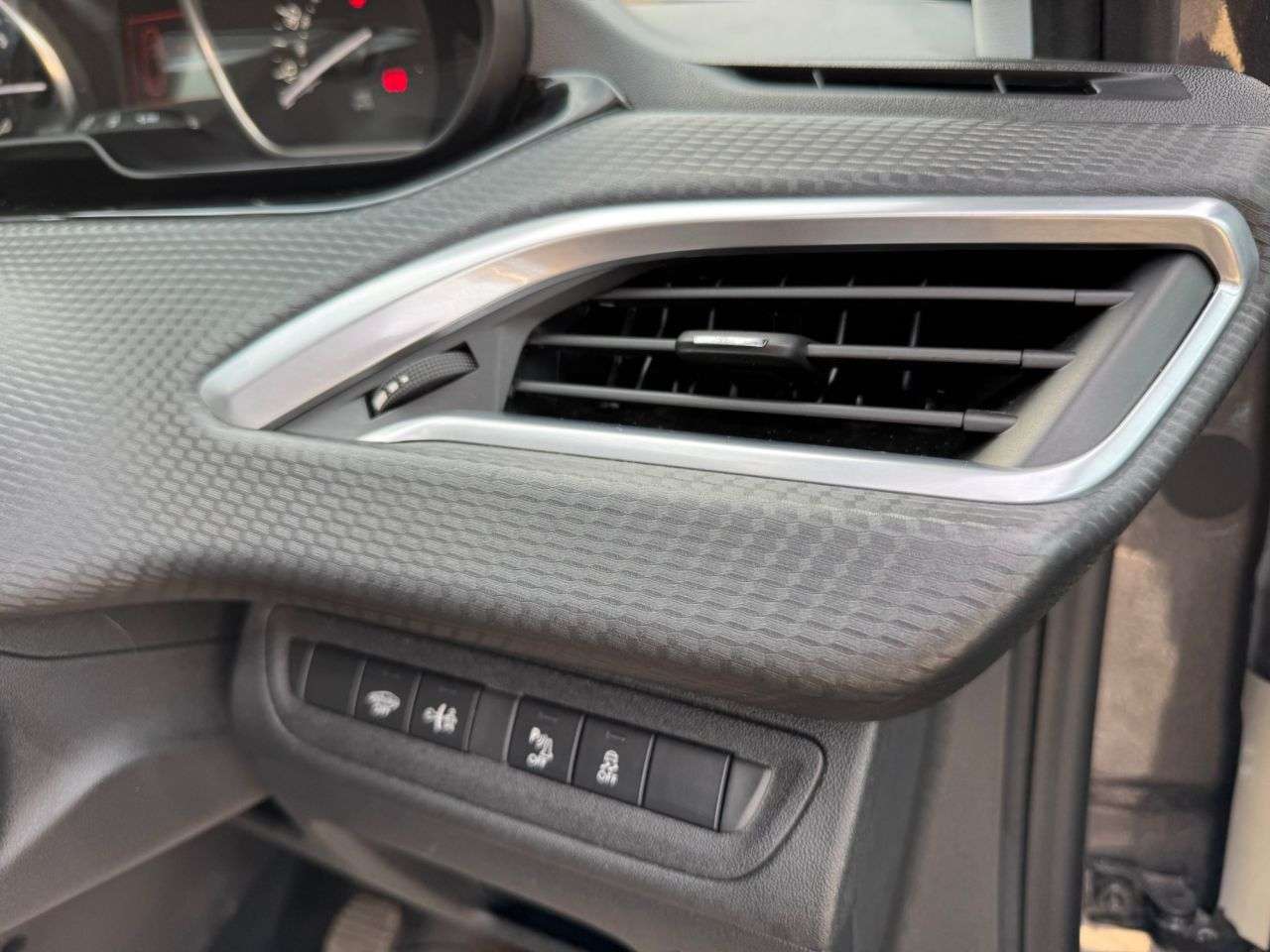 2017 PEUGEOT 2008 2017 PEUGEOT 2008