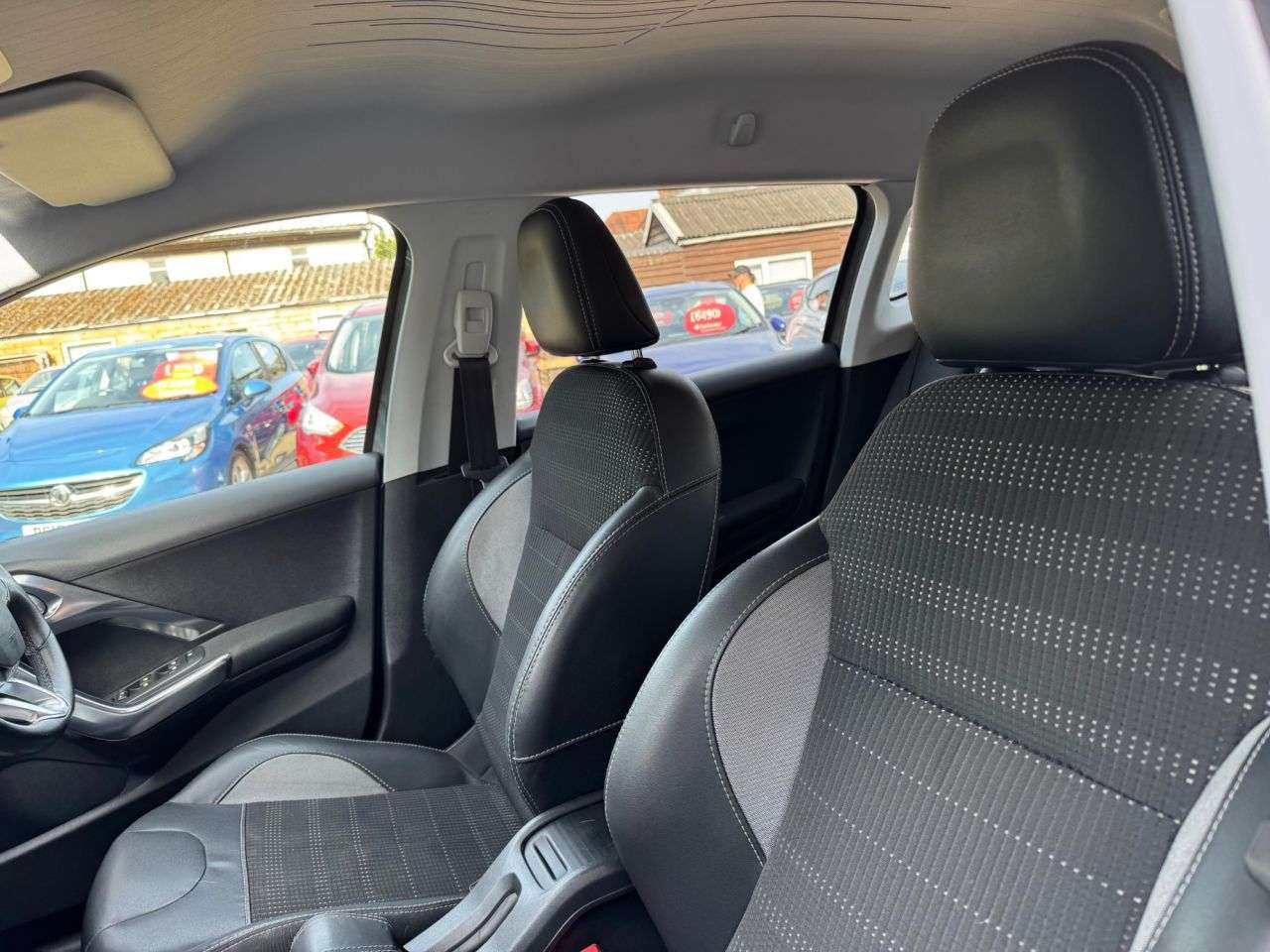 2017 PEUGEOT 2008 2017 PEUGEOT 2008