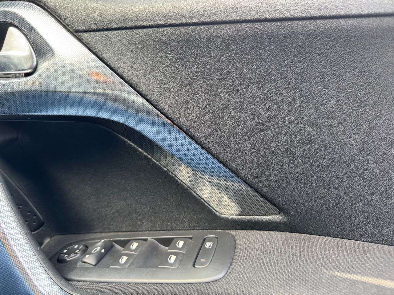 2017 PEUGEOT 2008 2017 PEUGEOT 2008