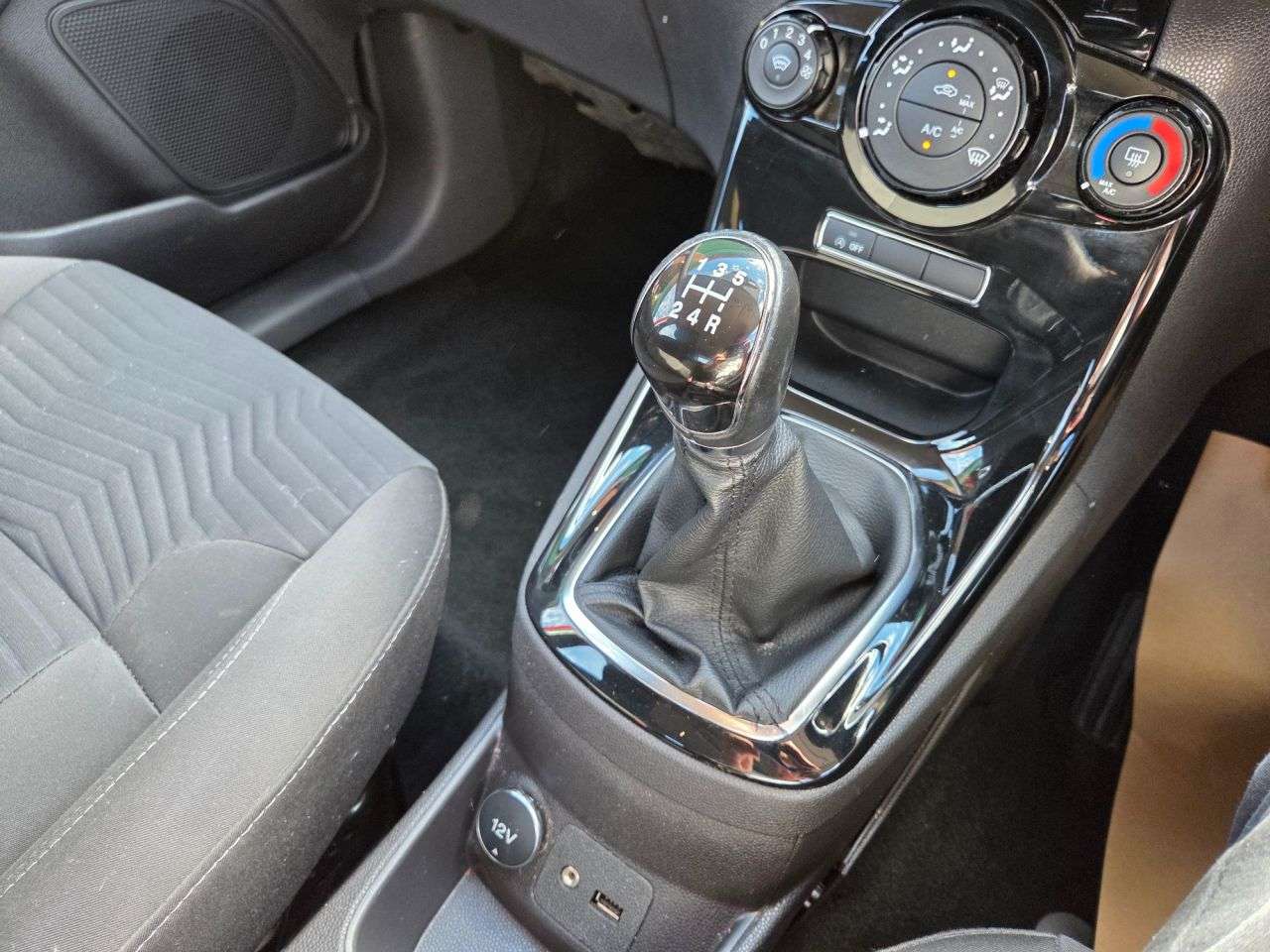 2015 FORD FIESTA 2015 FORD FIESTA