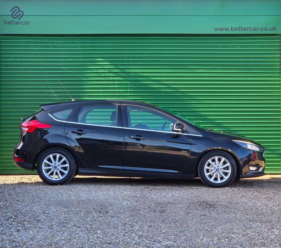 A 2015 FORD FOCUS 1.0T EcoBoost Titanium Hatchback 5dr Petrol Manual Euro 6 (s/s) (125 ps) LO A 2015 FORD FOCUS 1.0T EcoBoost Titanium Hatchback 5dr Petrol Manual Euro 6 (s/s) (125 ps) LO