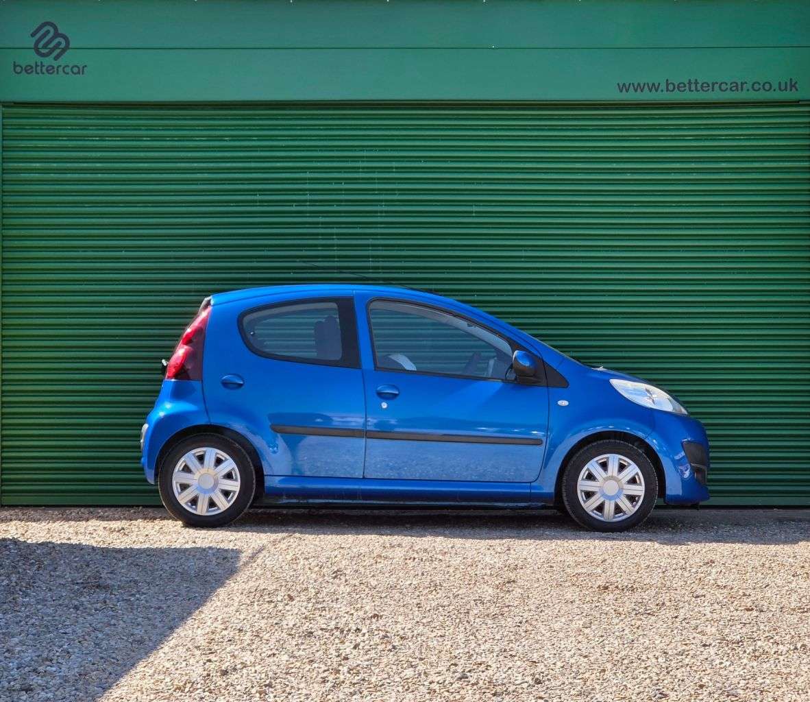 A 2013 PEUGEOT 107 1.0 12V Active Hatchback 5dr Petrol Manual Euro 5 (68 ps) JUST SERVICED+LON A 2013 PEUGEOT 107 1.0 12V Active Hatchback 5dr Petrol Manual Euro 5 (68 ps) JUST SERVICED+LON