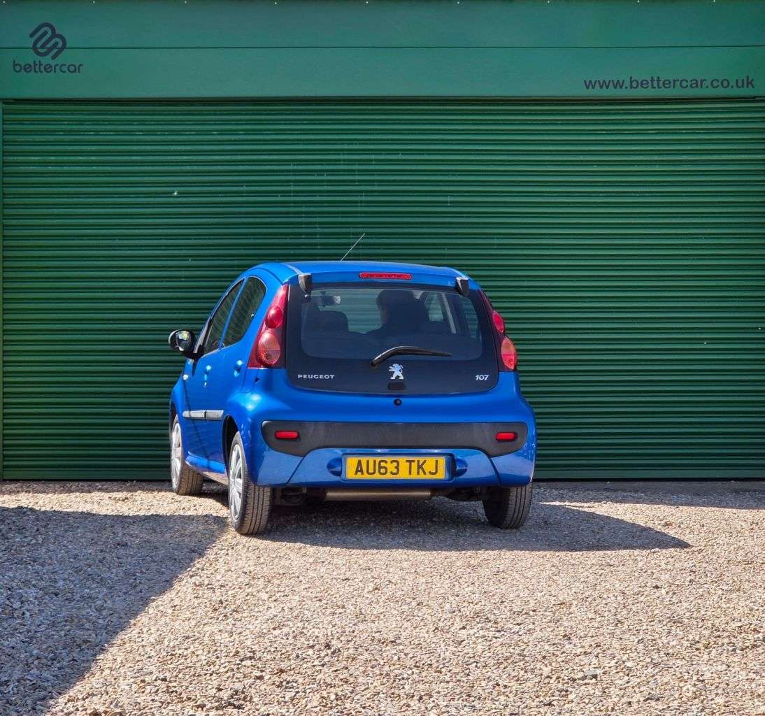 2013 PEUGEOT 107 2013 PEUGEOT 107